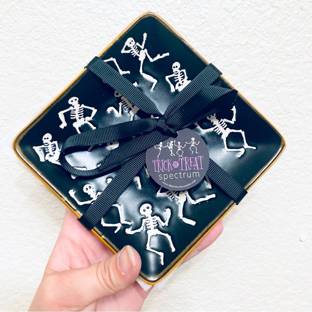 Spectrum 4pc black ceramic dancing skeletons small 5” dessert plates
